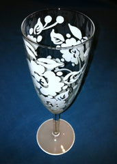 BLACK DAMASK WINE GLASS