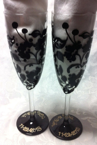 BLACK DAMASK TOASTING FLUTES